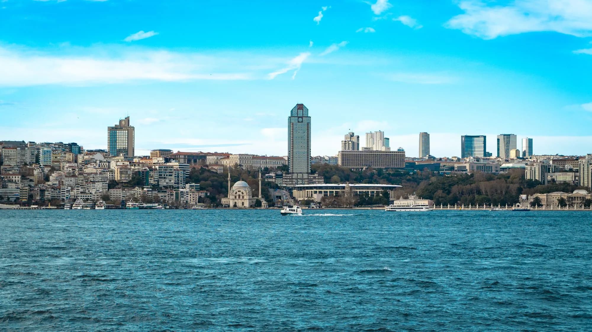 Boğaz'dan İstanbul silüeti